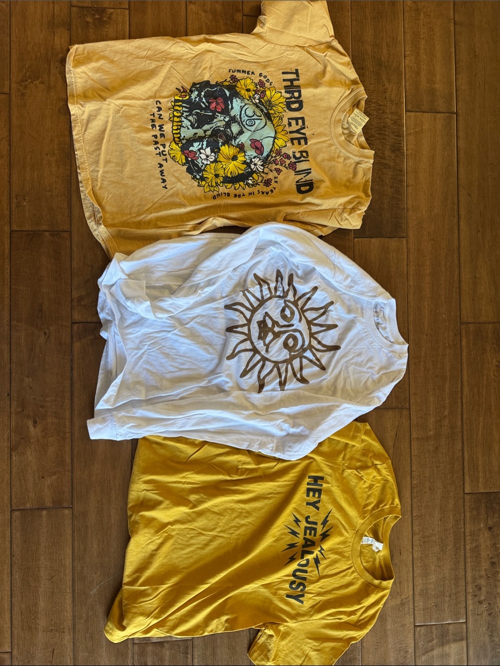 Yellow Graphic Tee - Women's Short Sleeve
